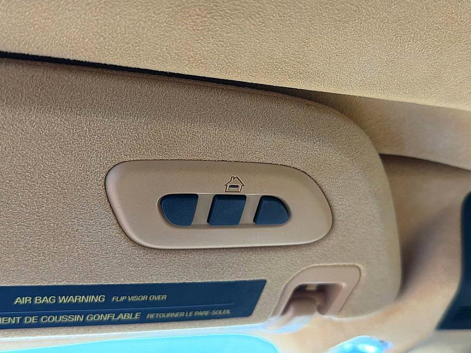 Used 2022 Chevrolet Corvette Stingray Premium Conv w/ Z51 Performance Package image 17