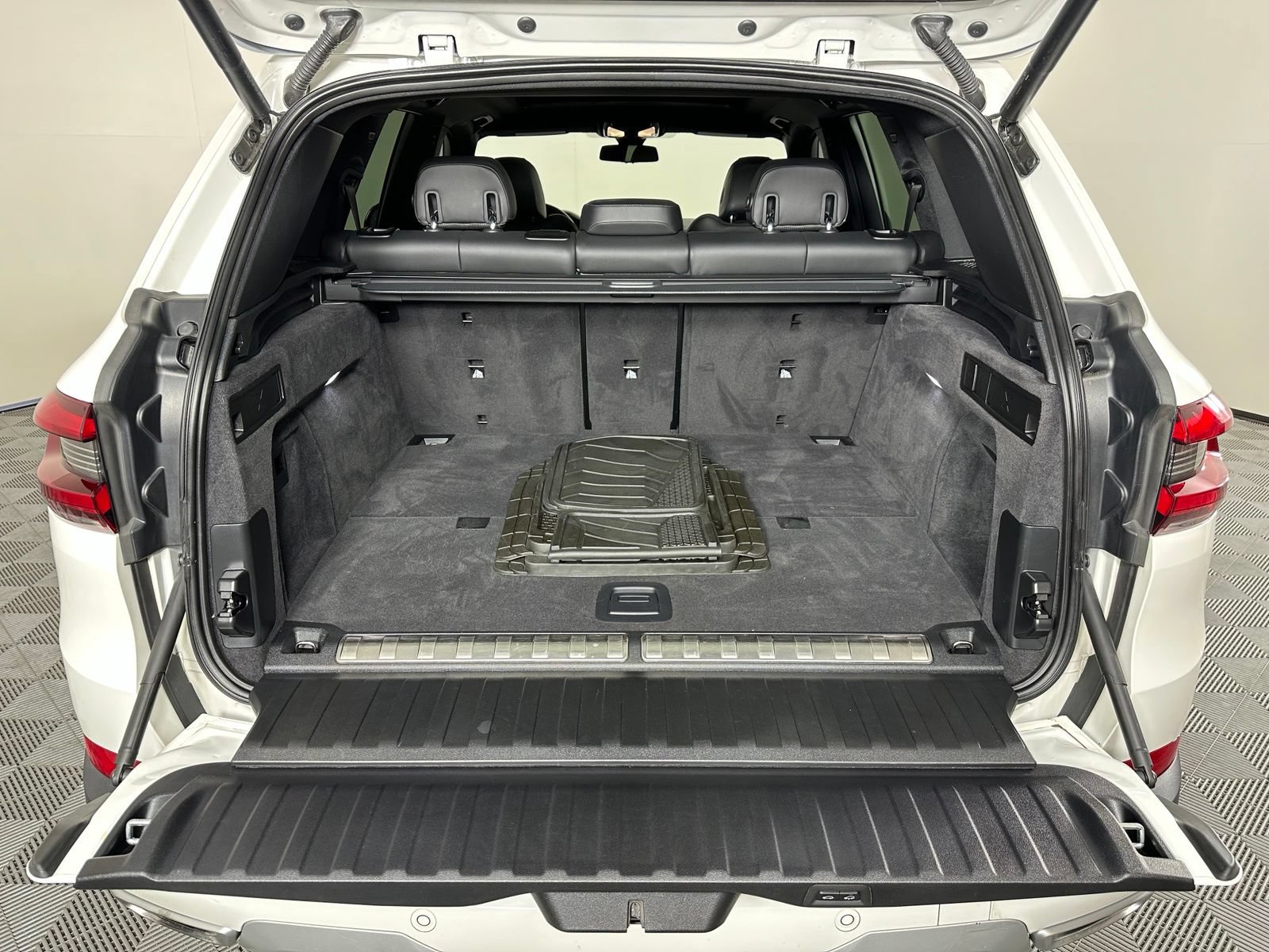 Used 2023 BMW X5 xDrive45e AWD/4WD image 28