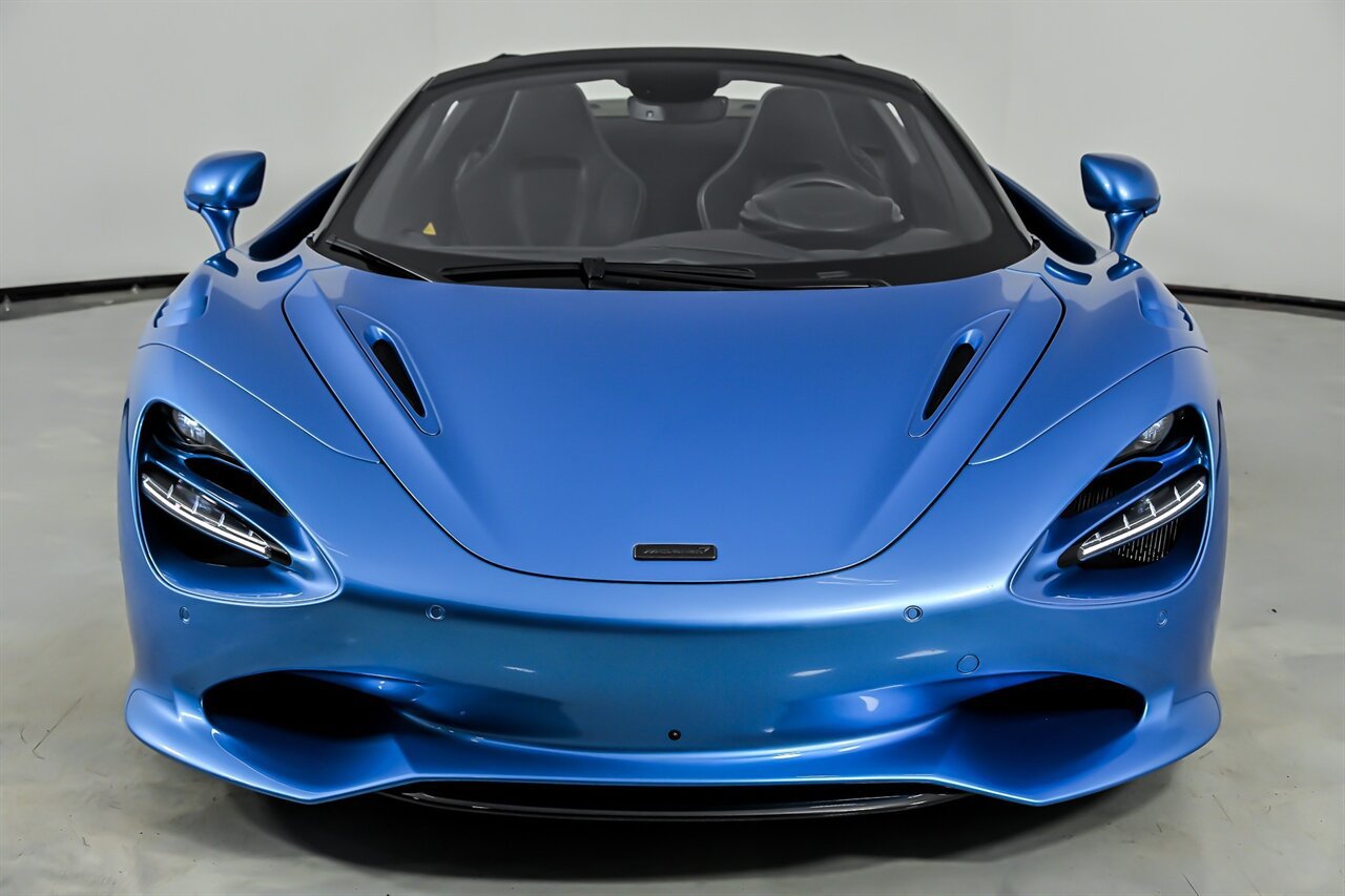 Used 2025 McLaren 750S Spider RWD image 4
