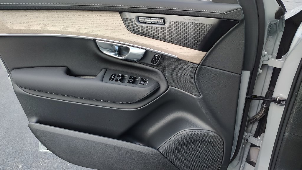 New 2026 Volvo XC90 B6 Plus AWD/4WD image 8