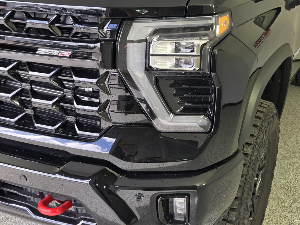 New 2026 Chevrolet Silverado 2500 ZR2 AWD/4WD image 10