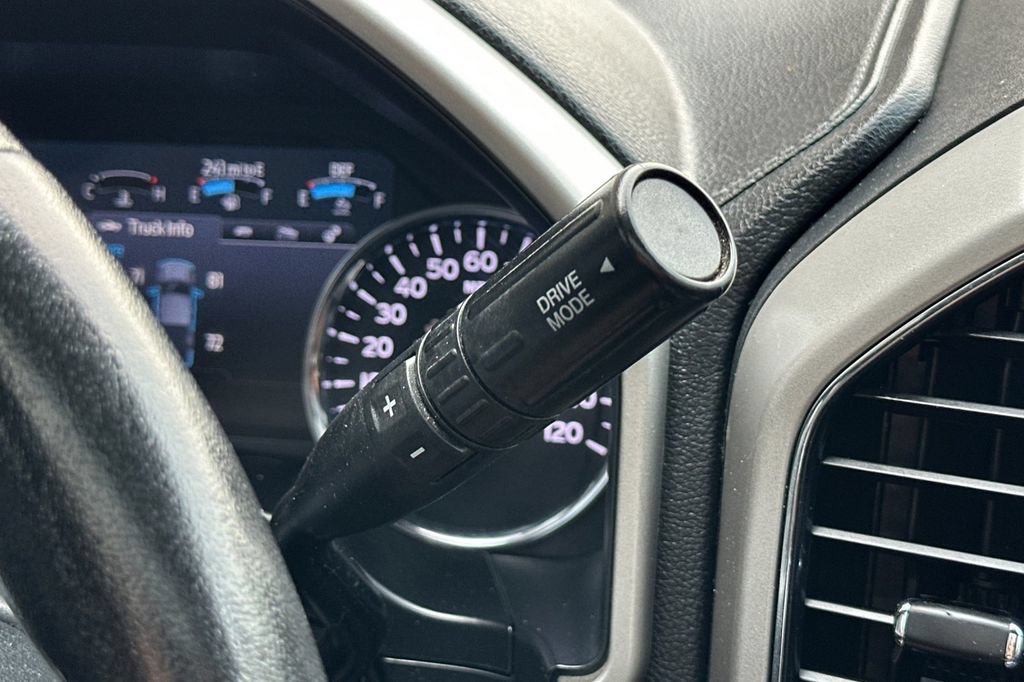 Used 2020 Ford F350 Lariat w/ Camper Package AWD/4WD image 21