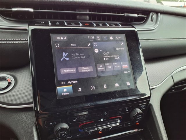 Used 2024 Jeep Grand Cherokee Altitude image 27
