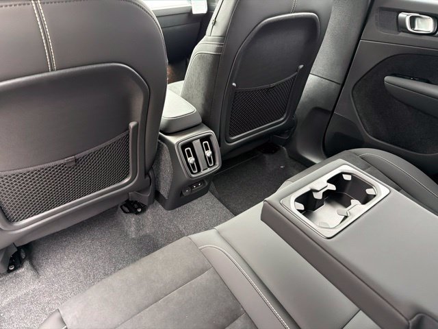 New 2026 Volvo XC40 B5 Ultra w/ Protection Package Premier AWD/4WD image 8