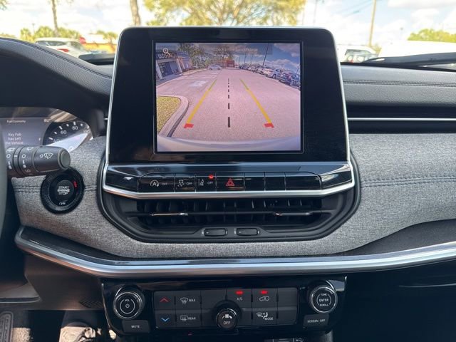 Used 2025 Jeep Compass Latitude image 28