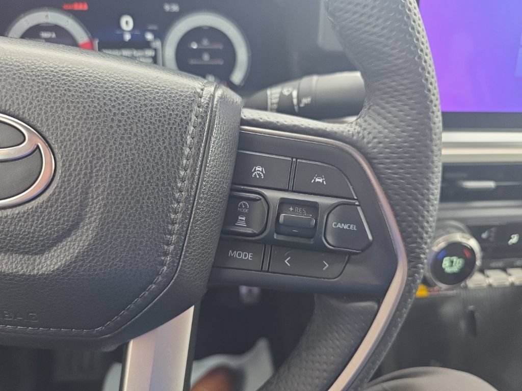 Used 2024 Toyota Tacoma TRD Sport AWD/4WD image 23