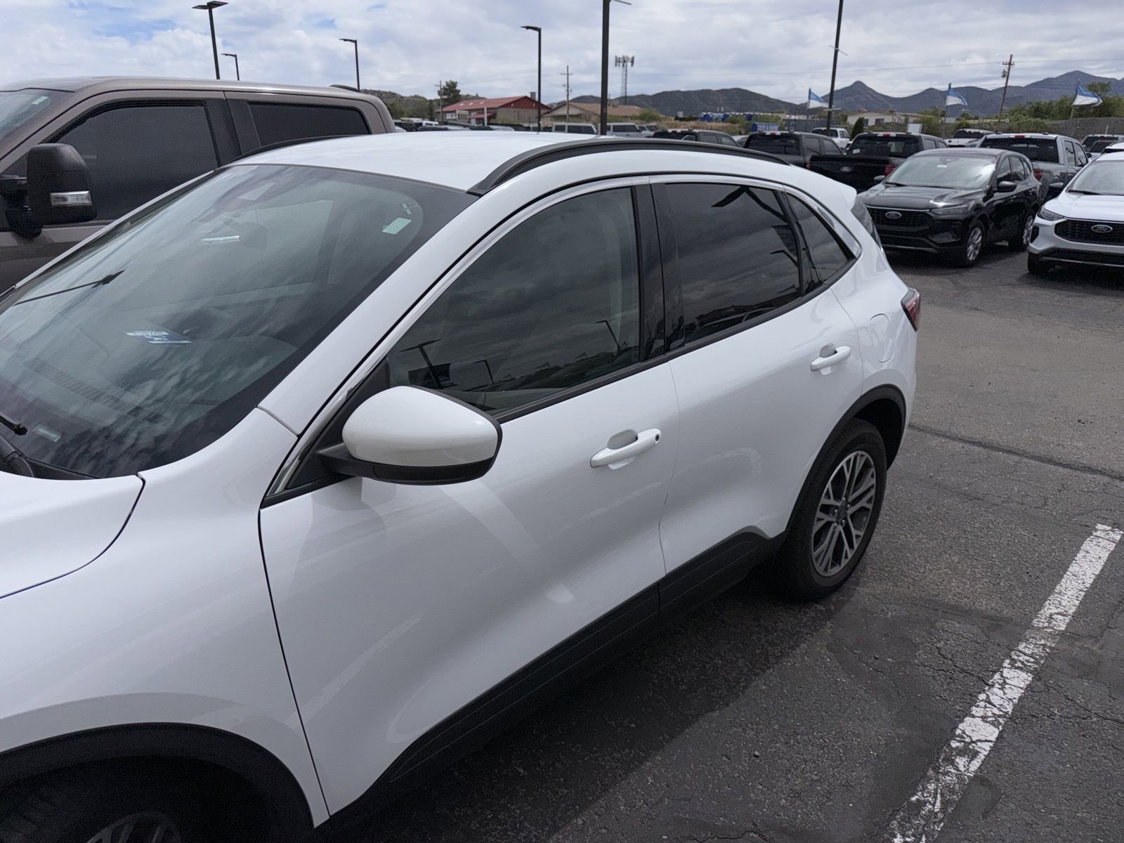 Used 2020 Ford Escape SEL image 2