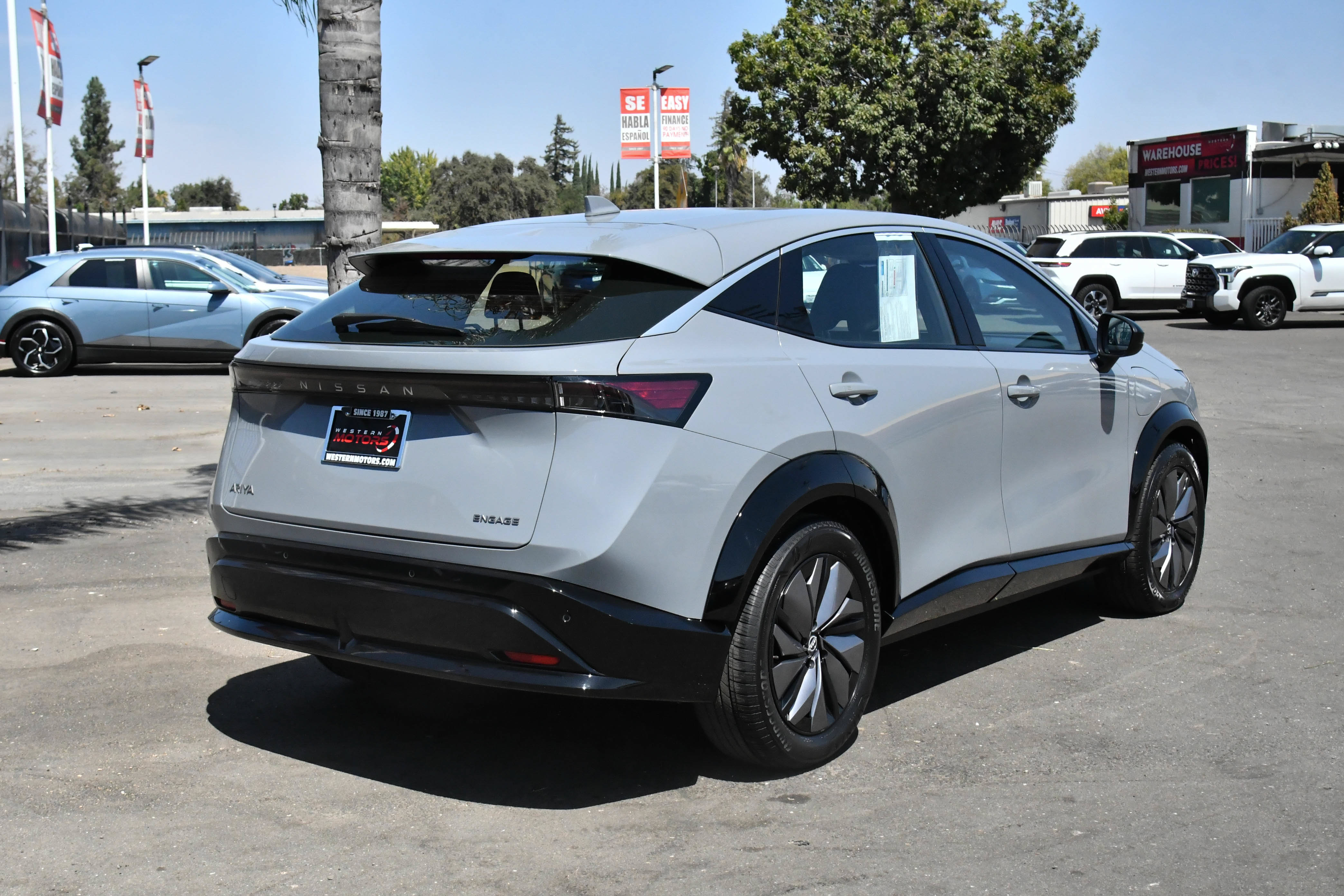 Used 2024 Nissan Ariya FWD image 8