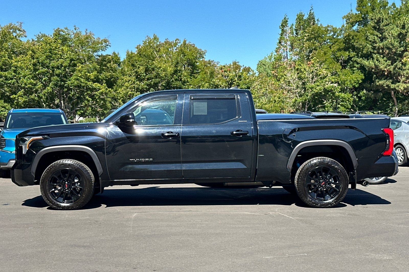 Used 2024 Toyota Tundra Limited w/ TRD Off-Road Package AWD/4WD image 7