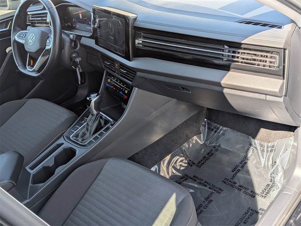 Used 2025 Volkswagen Jetta S image 31