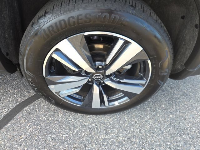 Used 2026 Nissan Rogue SL AWD/4WD image 14