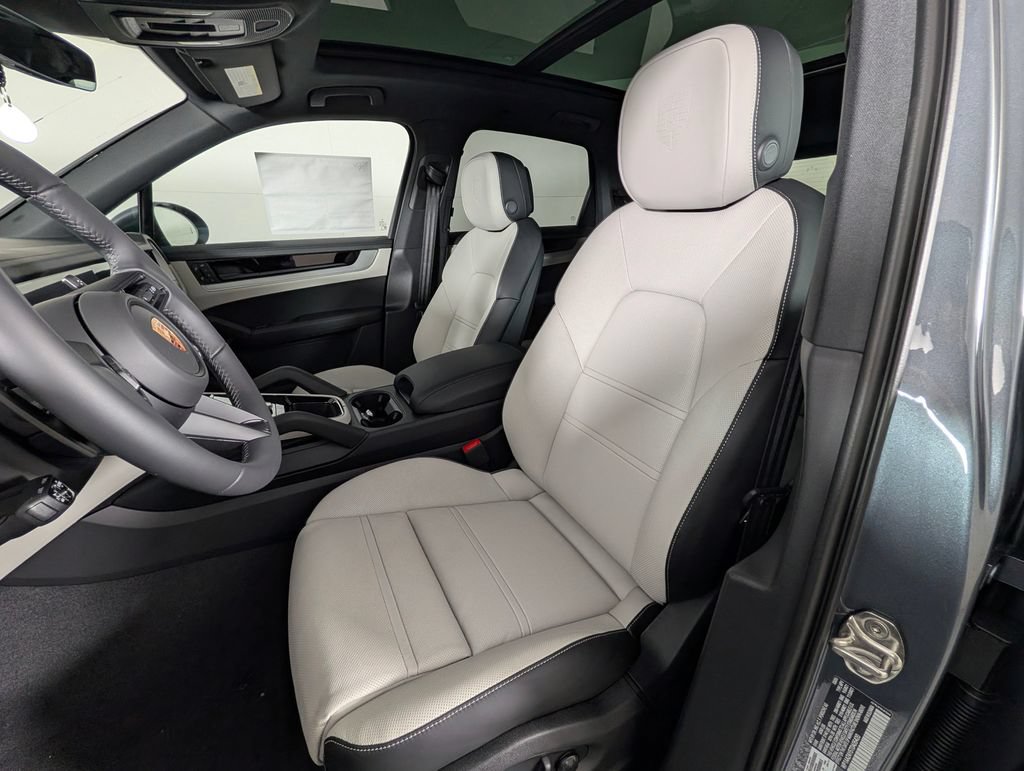 New 2026 Porsche Cayenne AWD/4WD image 5