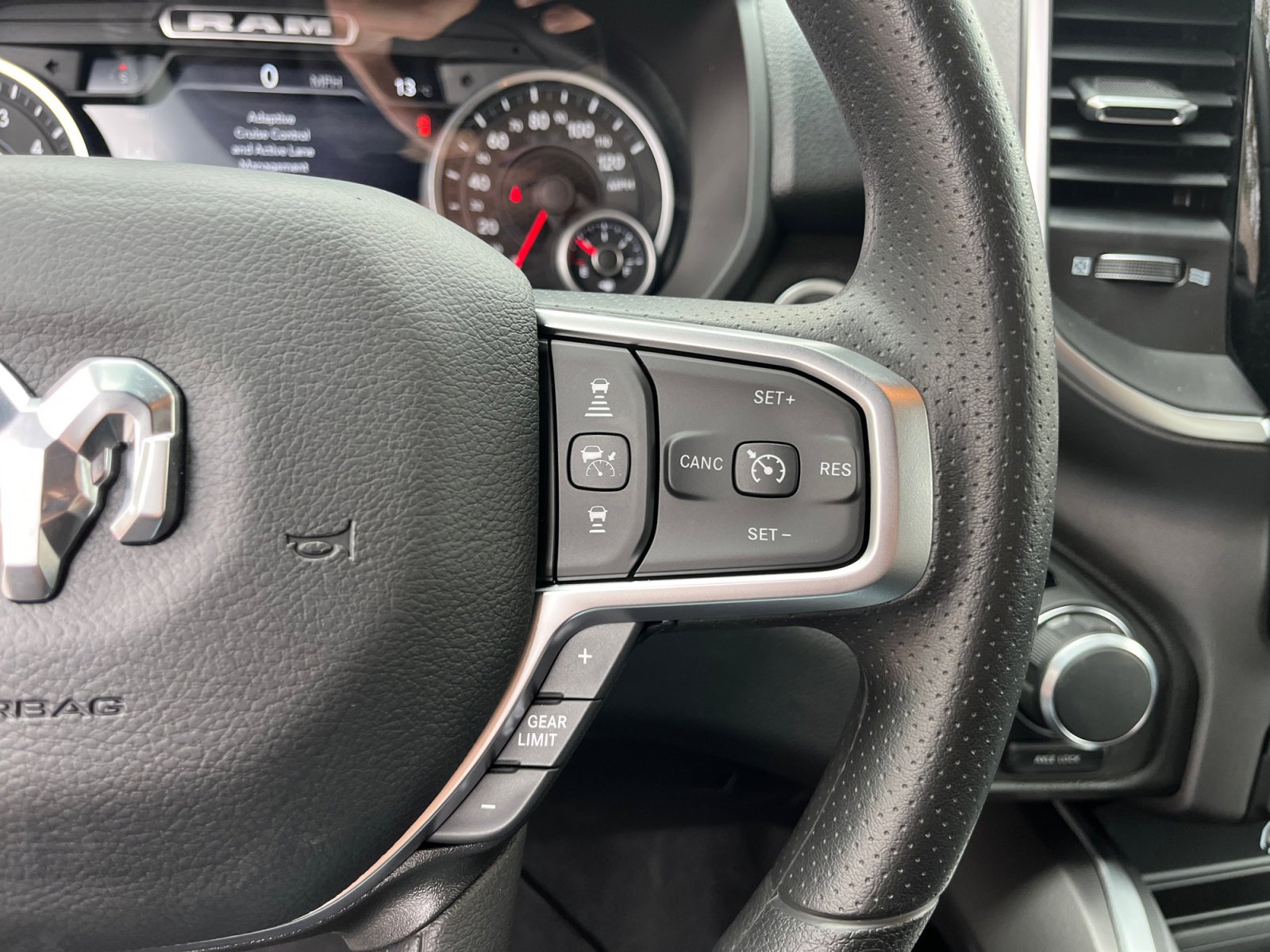 New 2026 RAM 1500 Express AWD/4WD image 18