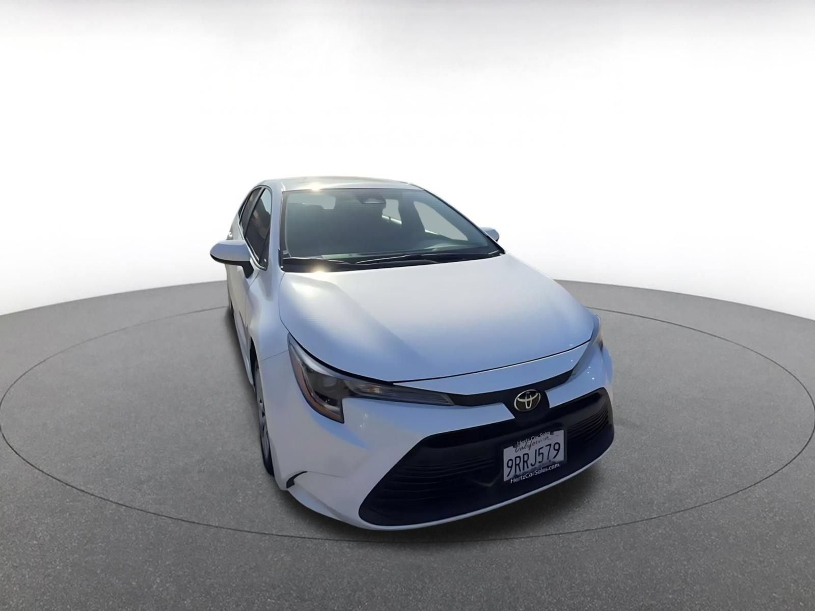 Used 2025 Toyota Corolla LE FWD image 3