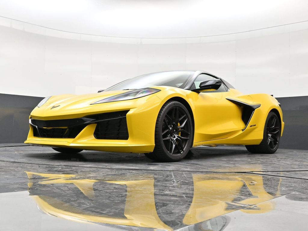 Used 2025 Chevrolet Corvette Z06 w/ Stealth Interior Trim Package RWD image 20