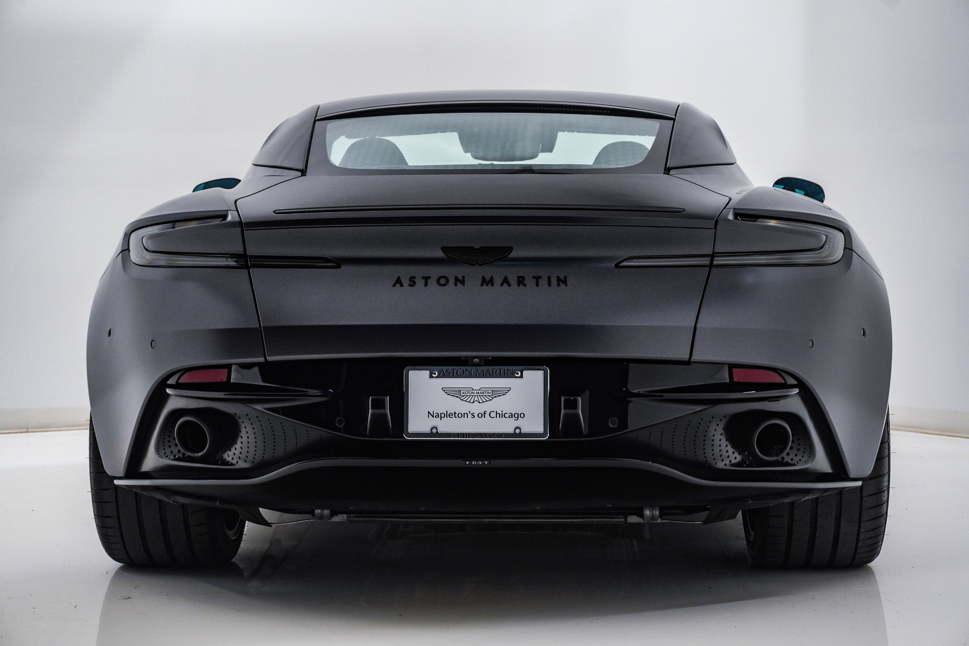Used 2024 Aston Martin DB12 Coupe RWD image 7