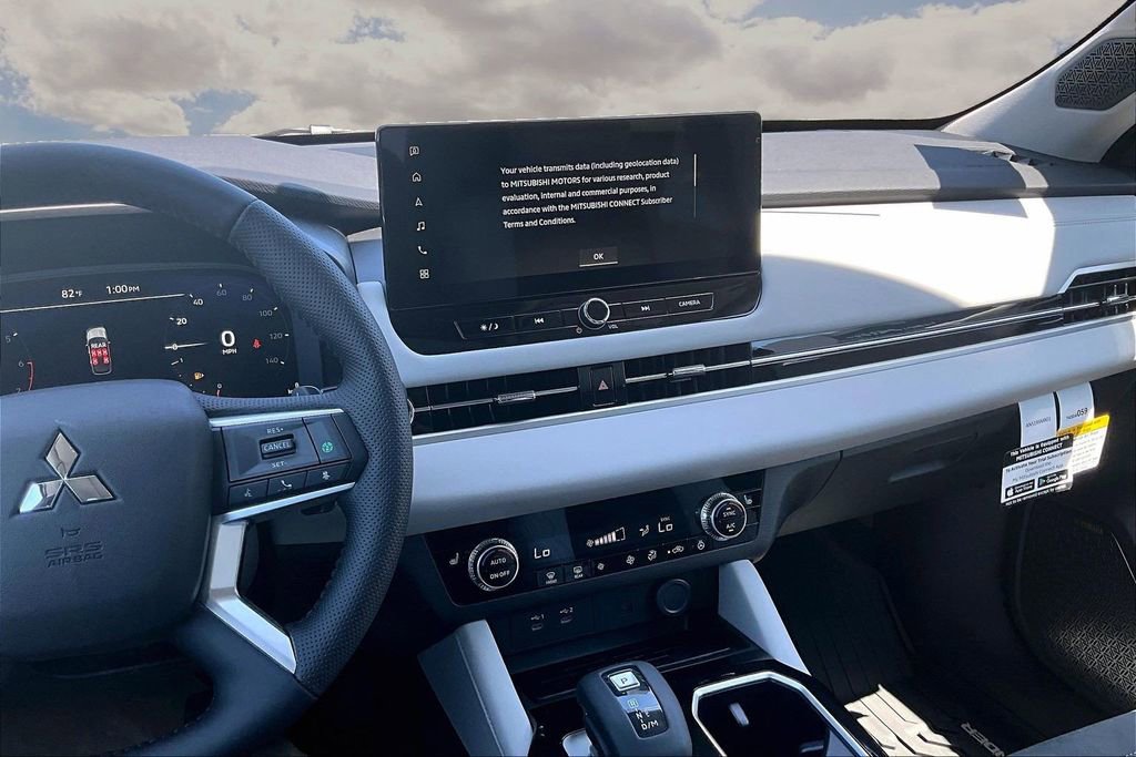 New 2026 Mitsubishi Outlander FWD image 7