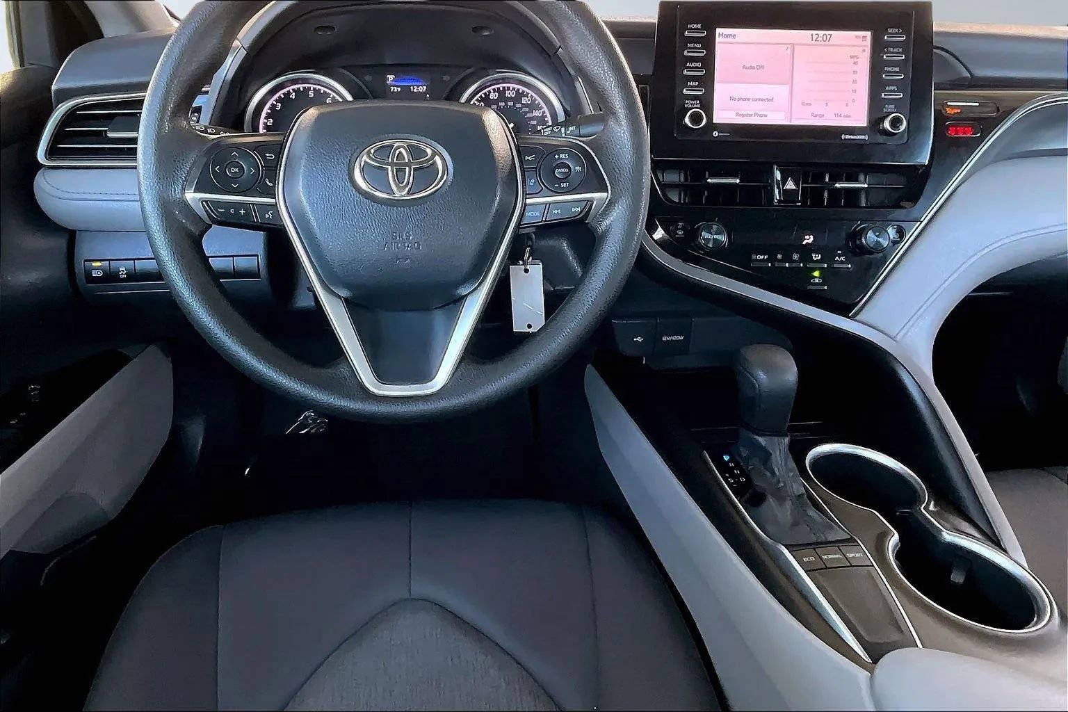 Used 2022 Toyota Camry LE FWD image 8