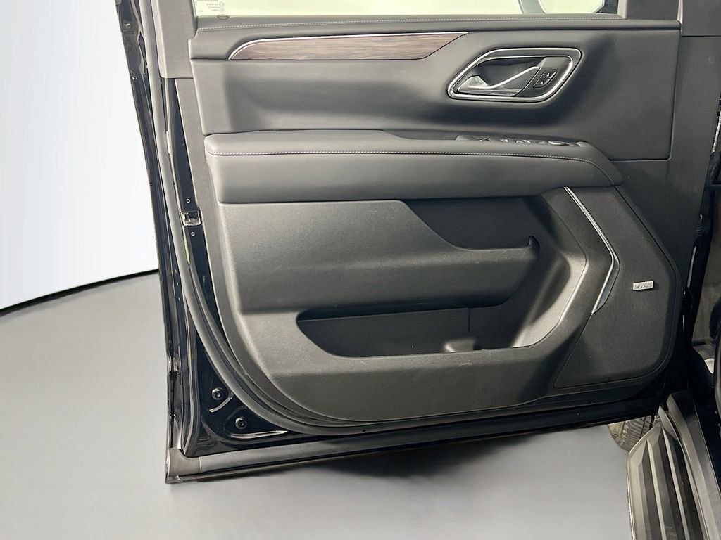 Used 2023 Chevrolet Tahoe LT w/ LT Signature Package AWD/4WD image 18