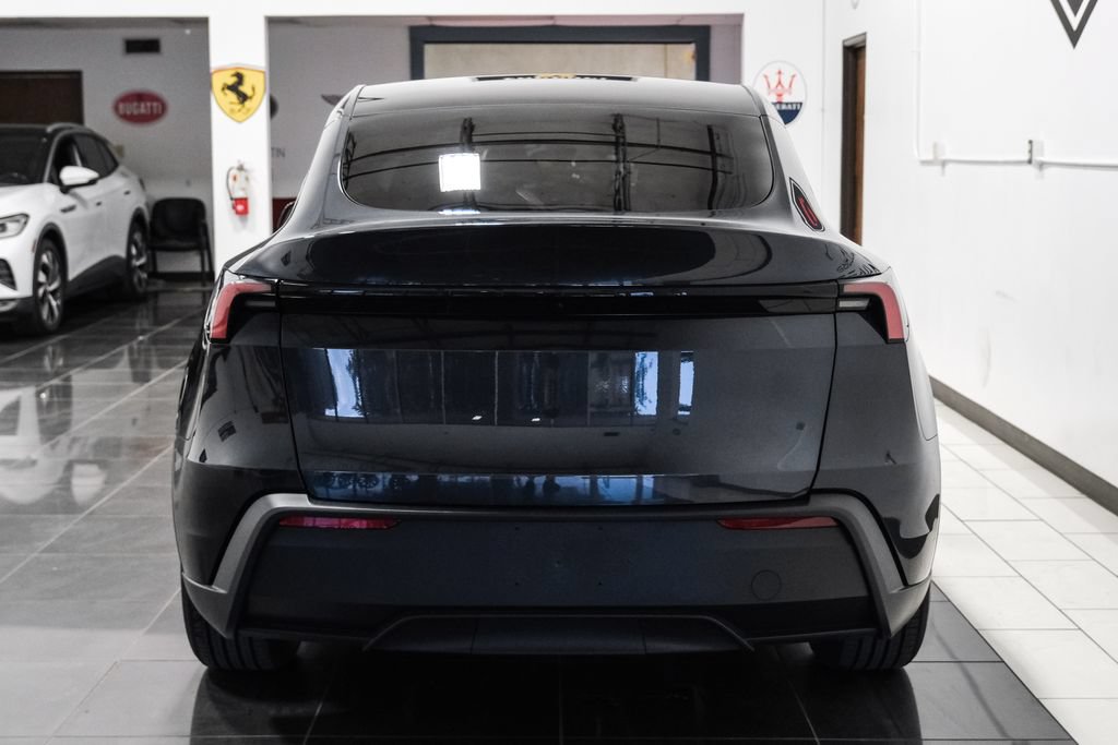 Used 2026 Tesla Model Y 2WD image 9