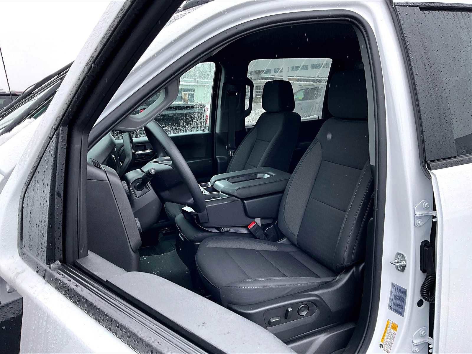 New 2025 Chevrolet Silverado 2500 Custom w/ Custom Value Package image 11