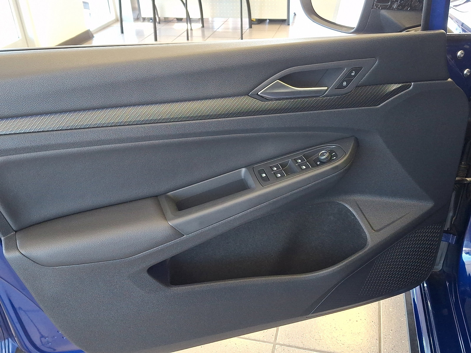 Used 2022 Volkswagen Golf R image 9