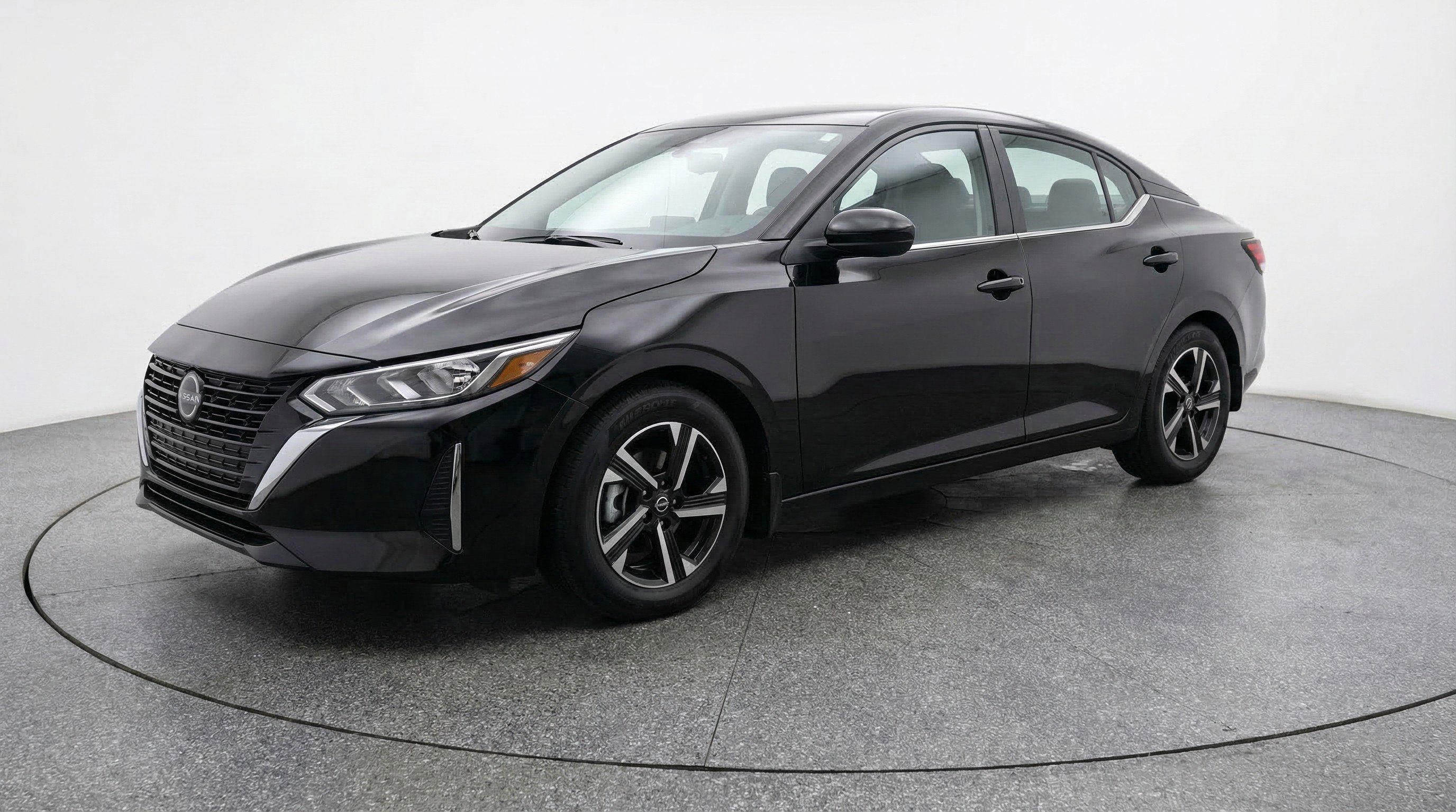 Used 2025 Nissan Sentra SV image 3