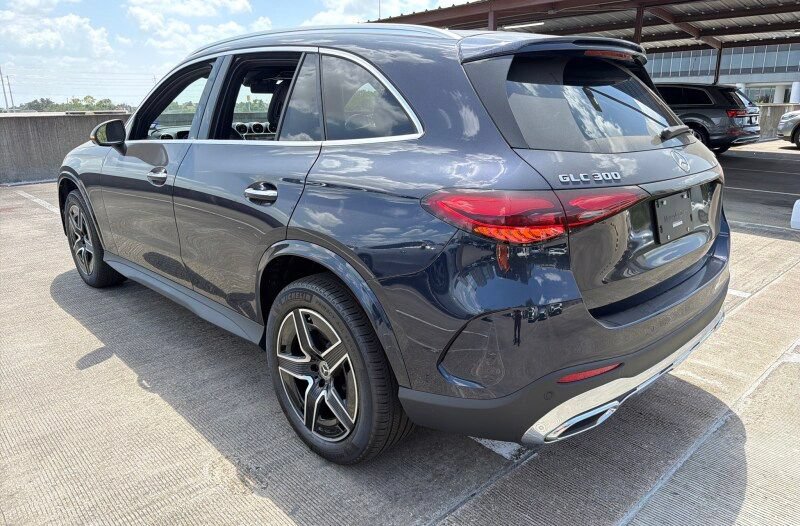 Used 2024 Mercedes-Benz GLC 300 4MATIC image 18