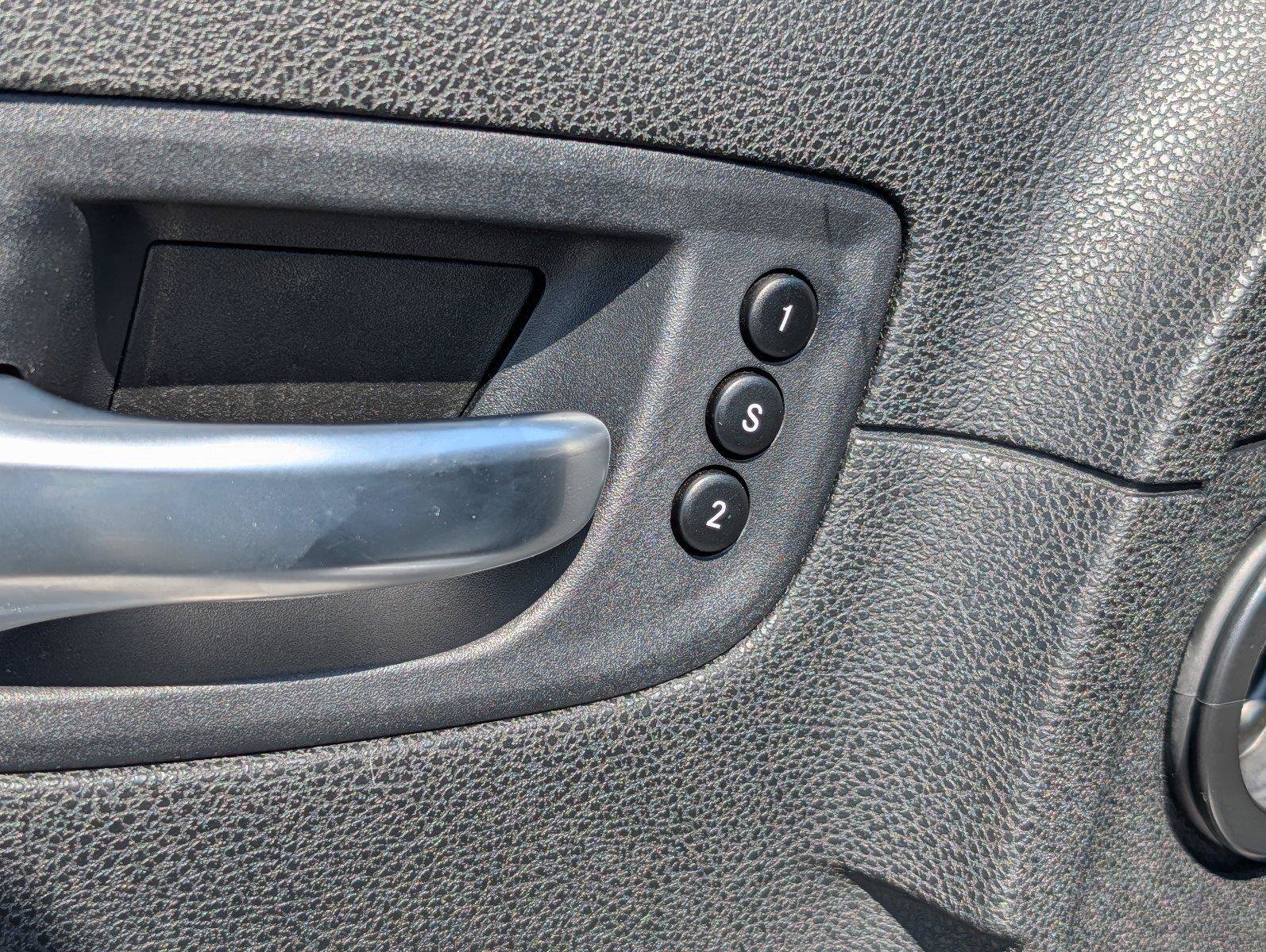 Used 2023 Chrysler 300 Touring L w/ Comfort Group RWD image 16