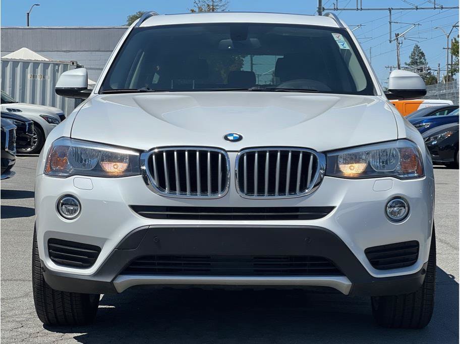 Used 2017 BMW X3 xDrive28i AWD/4WD image 2