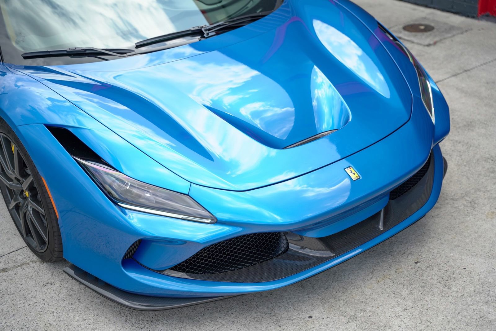 Used 2022 Ferrari F8 Tributo RWD image 15