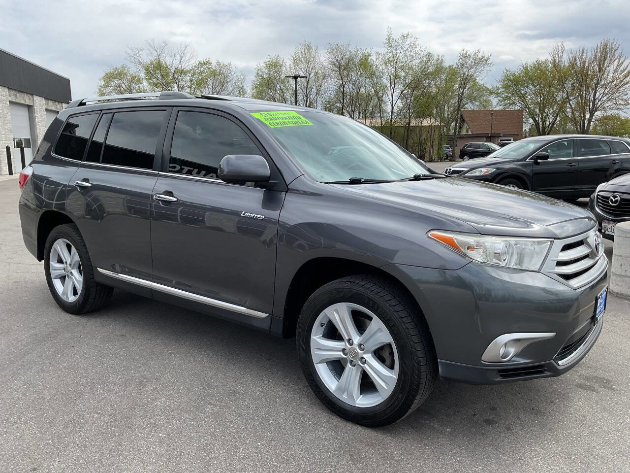Used 2012 Toyota Highlander Limited w/ Tow Pkg AWD/4WD image 10