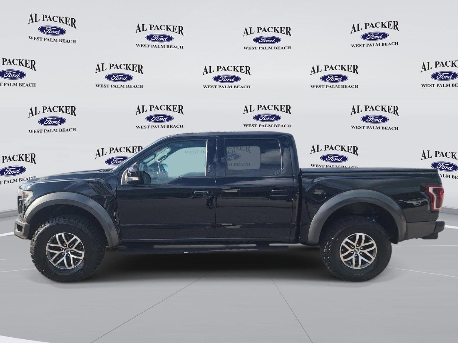 Used 2018 Ford F150 Raptor w/ Equipment Group 802A Luxury AWD/4WD image 2