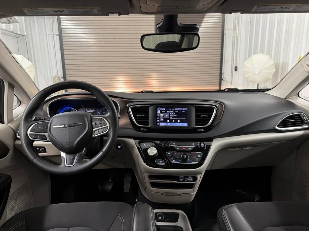 Used 2023 Chrysler Voyager LX FWD image 35