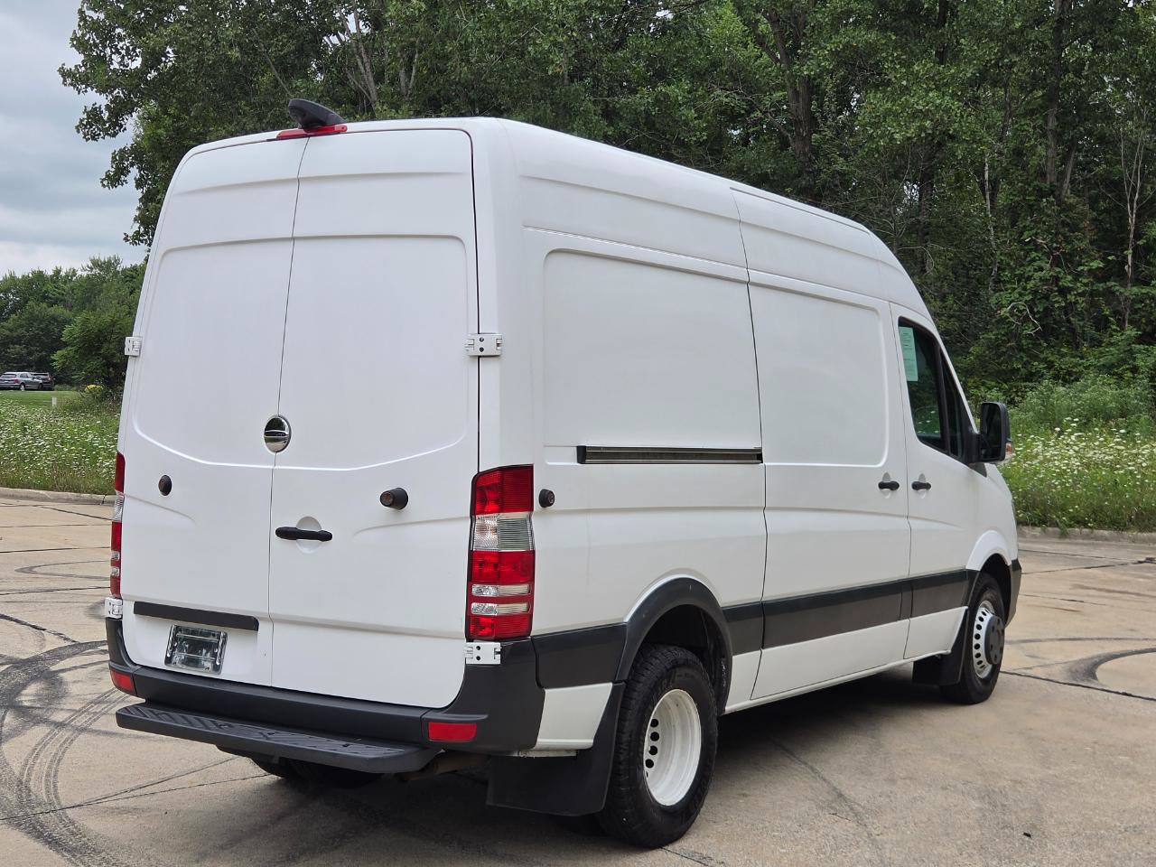 Used 2018 Freightliner Sprinter 3500 RWD image 5