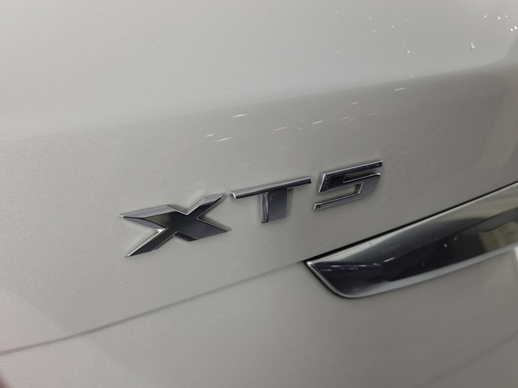 Certified 2023 Cadillac XT5 Premium Luxury w/ Technology Package FWD image 5