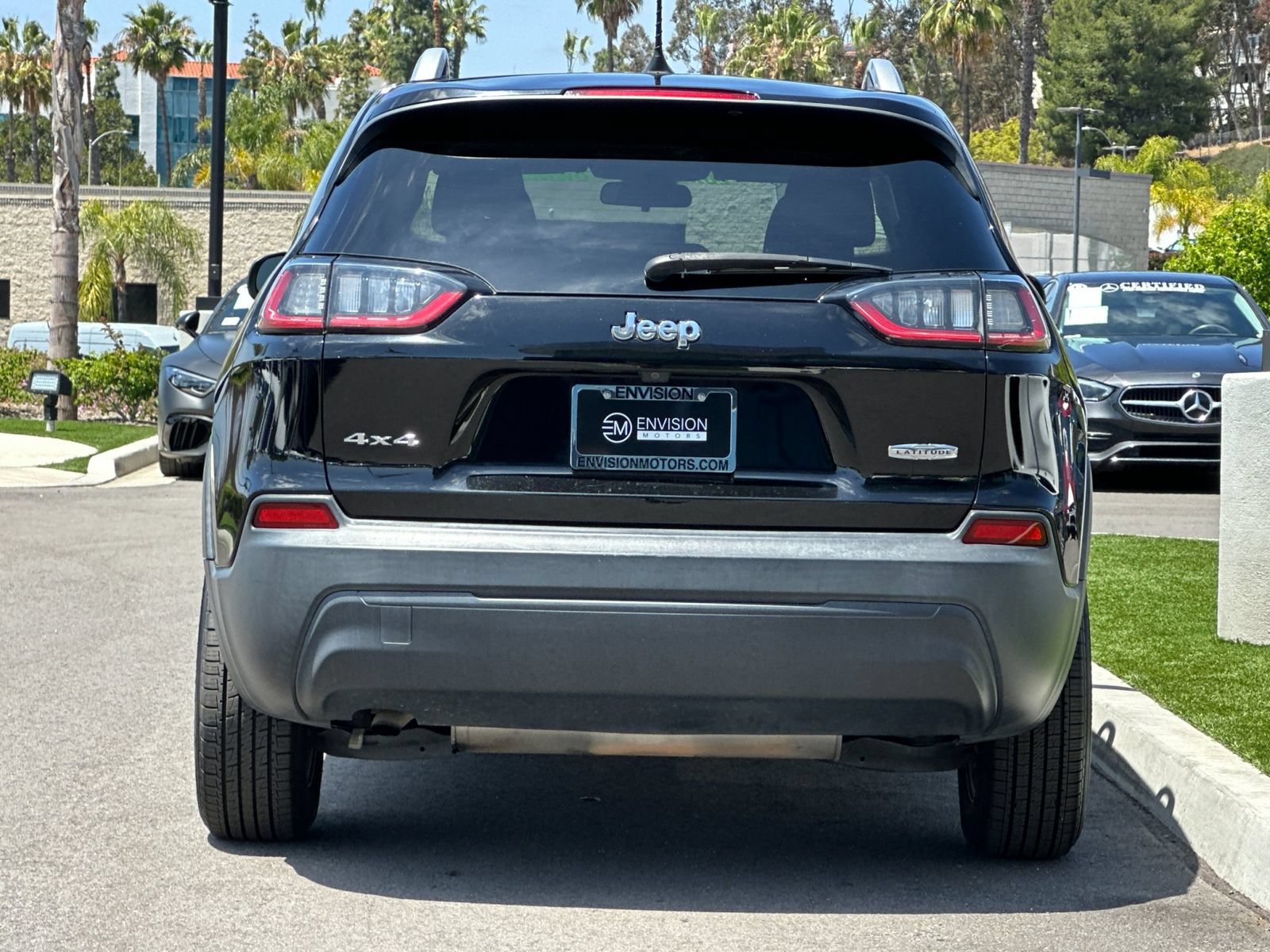 Used 2019 Jeep Cherokee Latitude w/ Popular Appearance Group AWD/4WD image 3