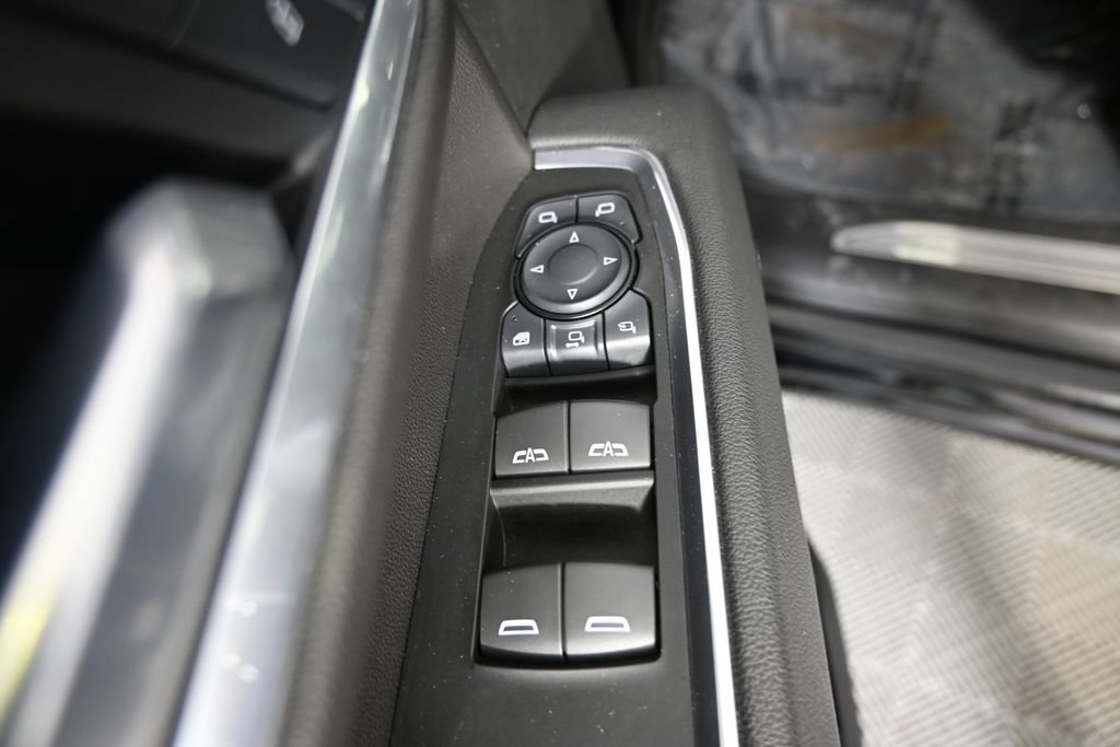 Used 2025 Chevrolet Silverado 3500 LTZ w/ LTZ Convenience Package AWD/4WD image 19