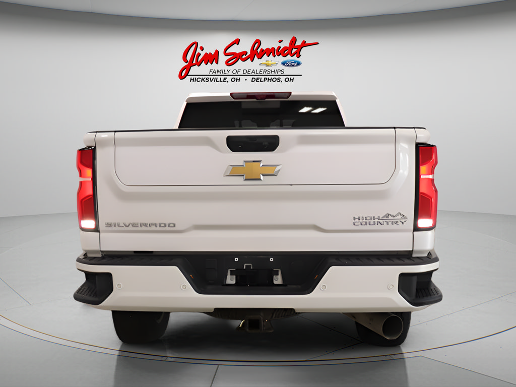 Used 2024 Chevrolet Silverado 2500 High Country w/ High Country Premium Package AWD/4WD image 5