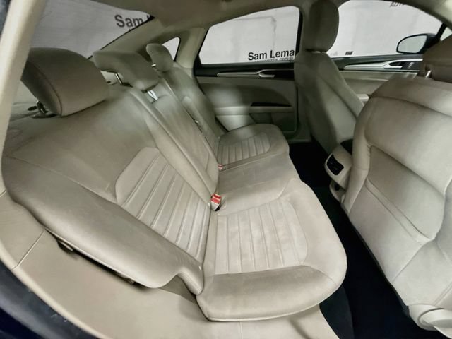 Used 2020 Ford Fusion SE FWD image 25