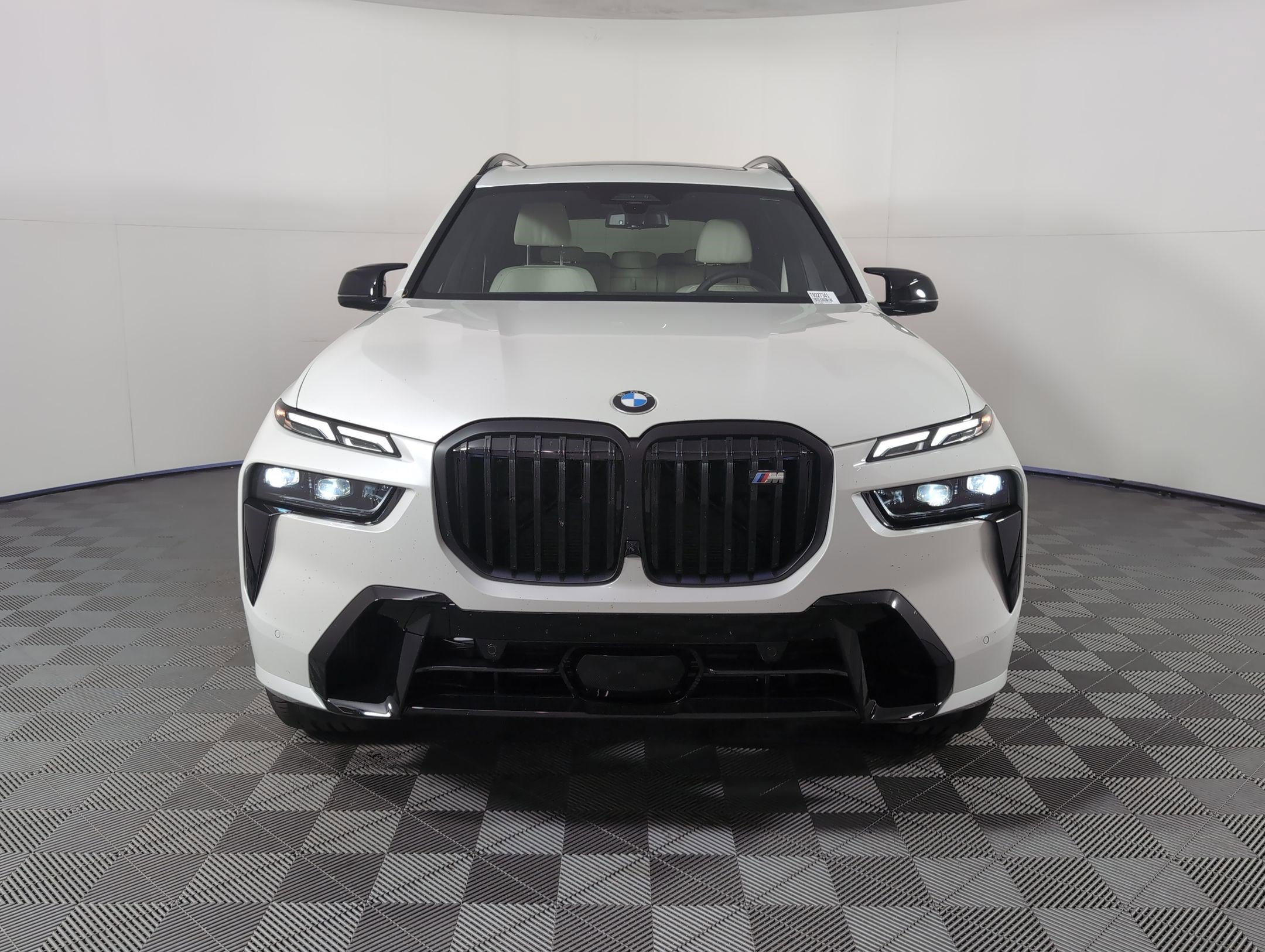 New 2026 BMW X7 M60i image 5