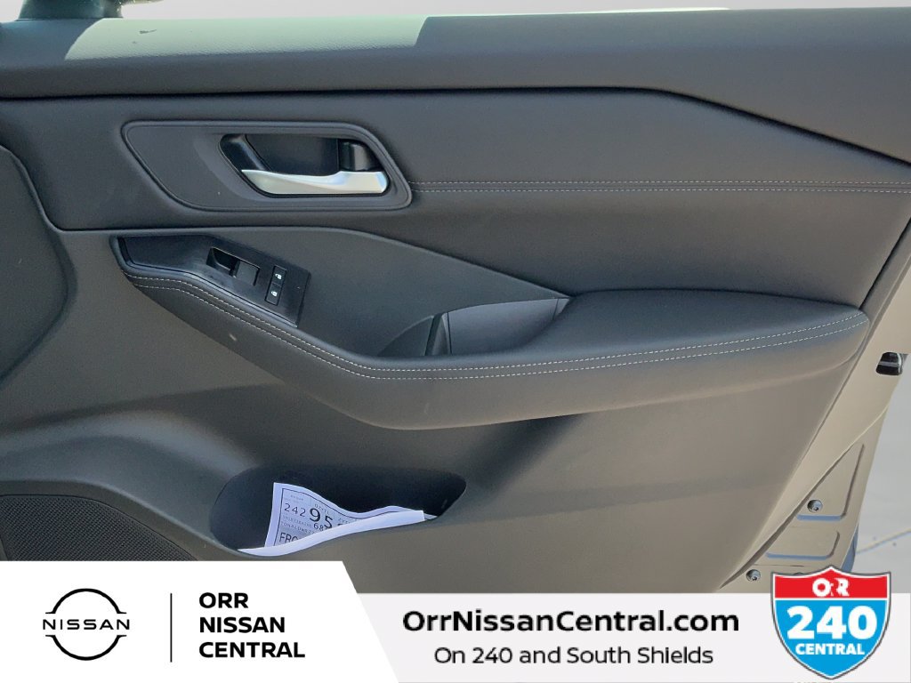 New 2027 Nissan Rogue Dark Armor FWD image 10