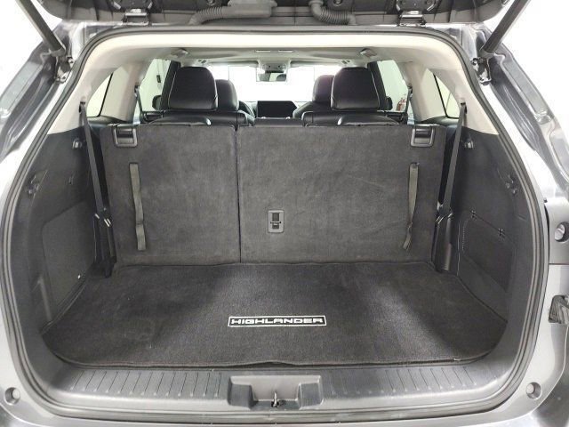 Used 2023 Toyota Highlander Limited image 37