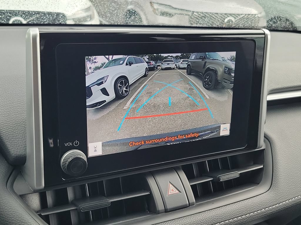 Used 2025 Toyota RAV4 LE AWD/4WD image 32