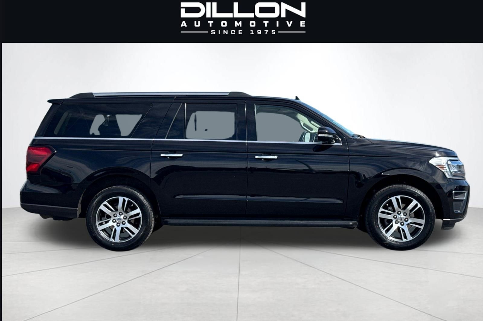Used 2024 Ford Expedition Max Limited AWD/4WD image 3