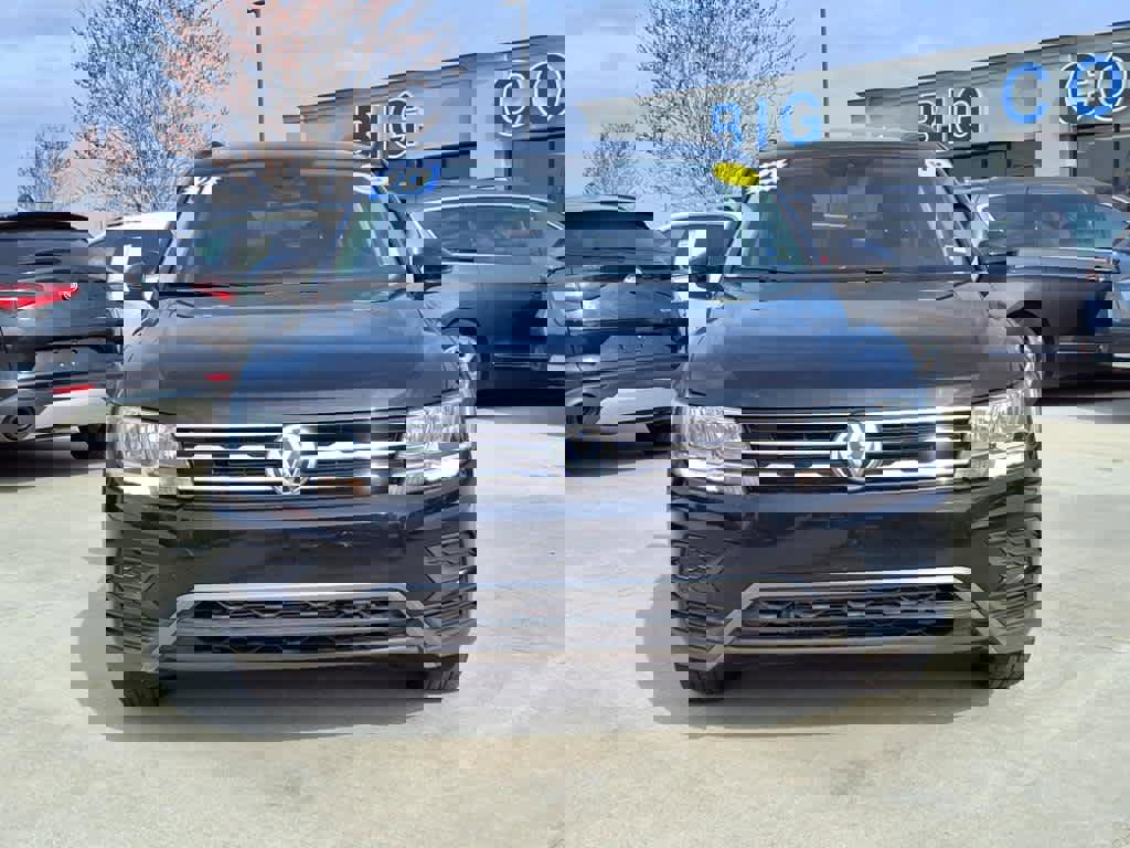 Used 2021 Volkswagen Tiguan SE image 8