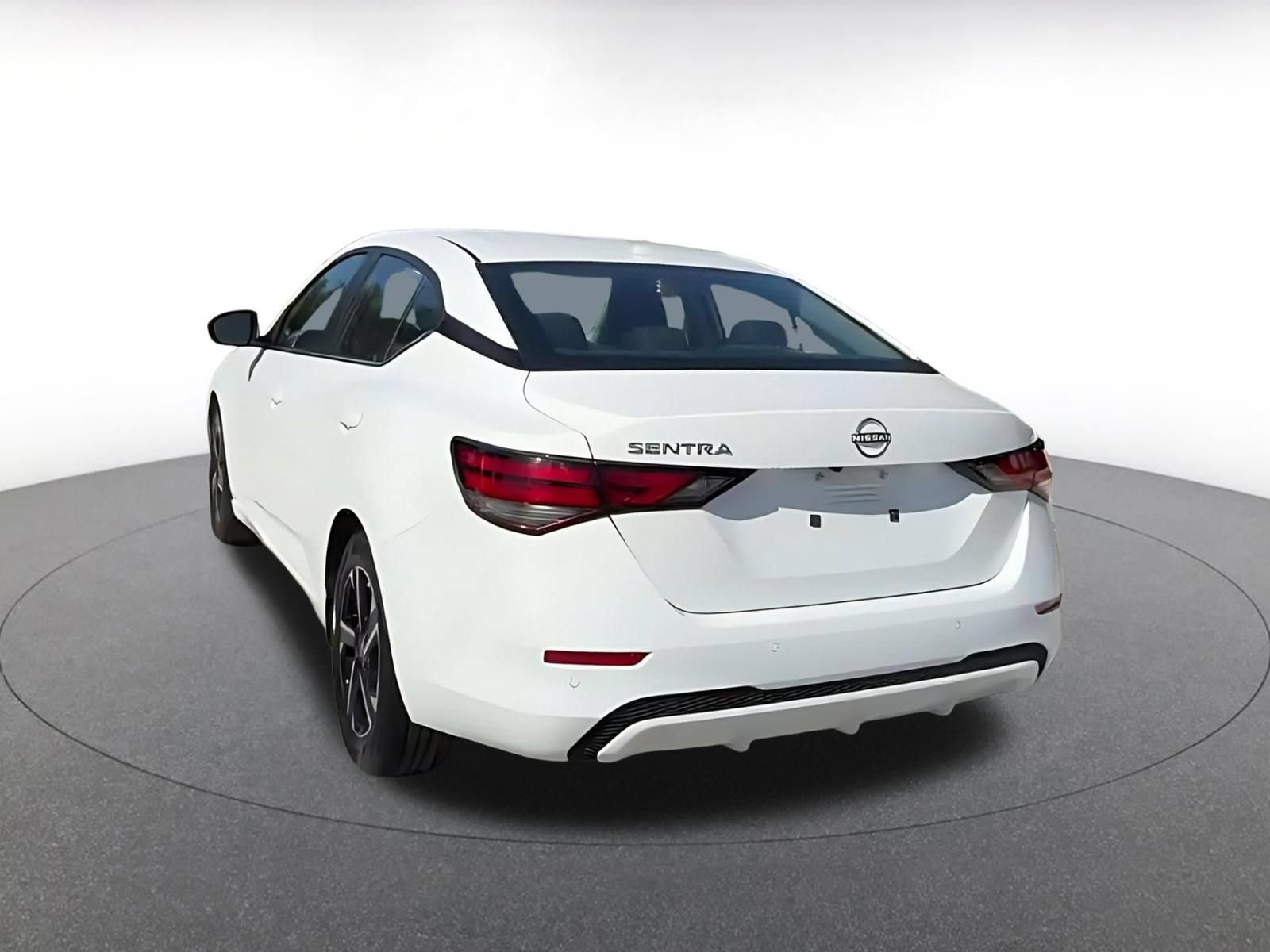 Used 2025 Nissan Sentra SV FWD image 10