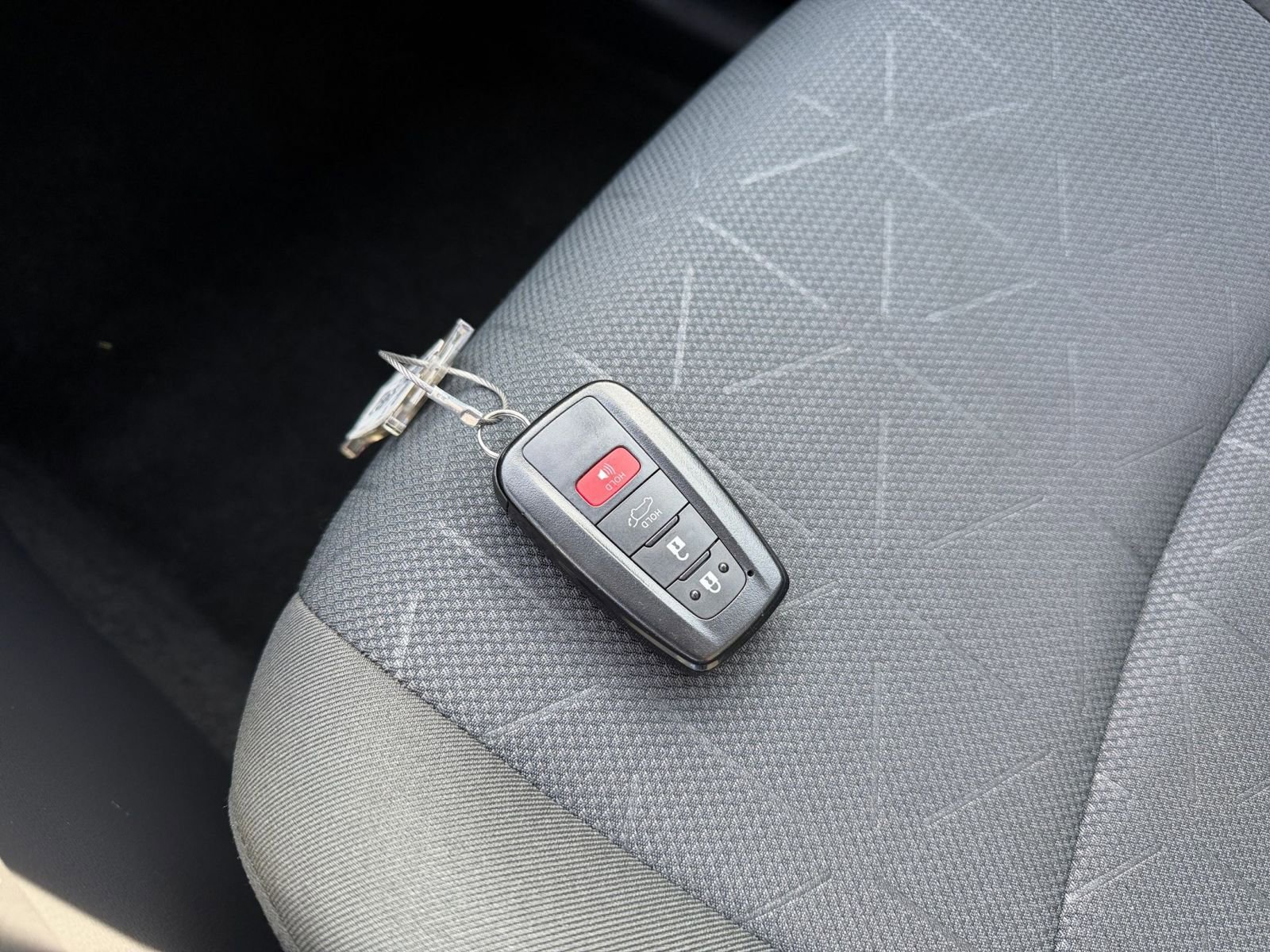 Used 2025 Toyota RAV4 XLE image 22