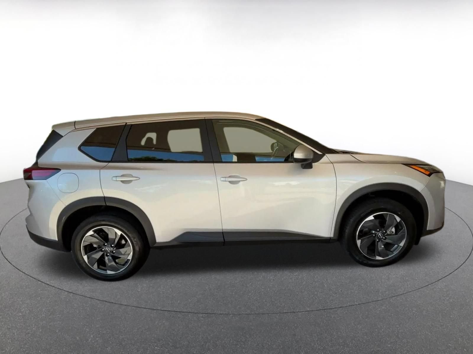 Used 2025 Nissan Rogue SV AWD/4WD image 22
