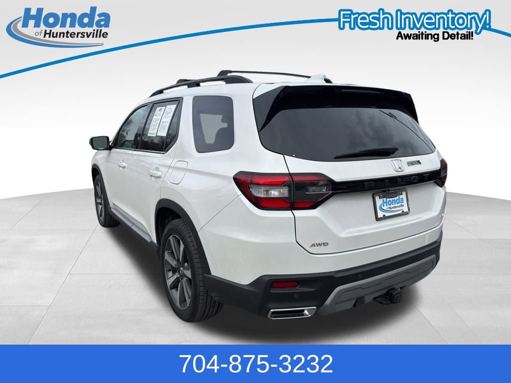 Used 2025 Honda Pilot Elite image 6